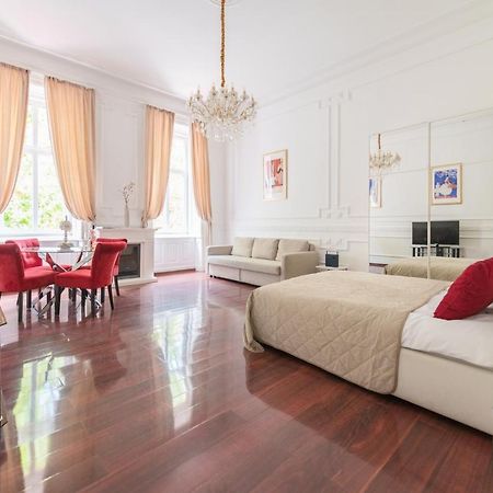 Music Academy Suite Cafe Vian Apartman Kft Budapest Kültér fotó