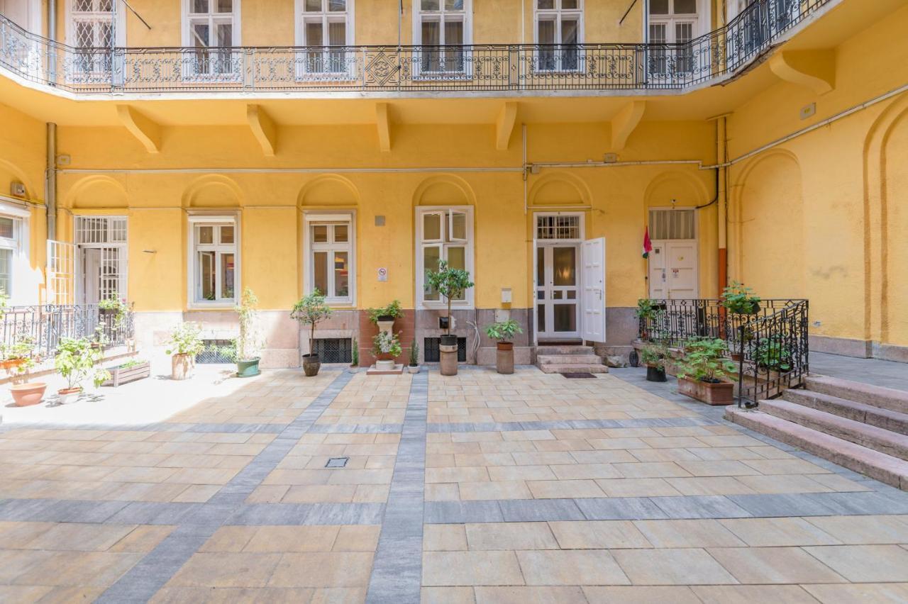 Music Academy Suite Cafe Vian Apartman Kft Budapest Kültér fotó