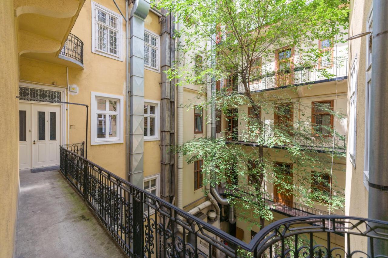 Music Academy Suite Cafe Vian Apartman Kft Budapest Kültér fotó